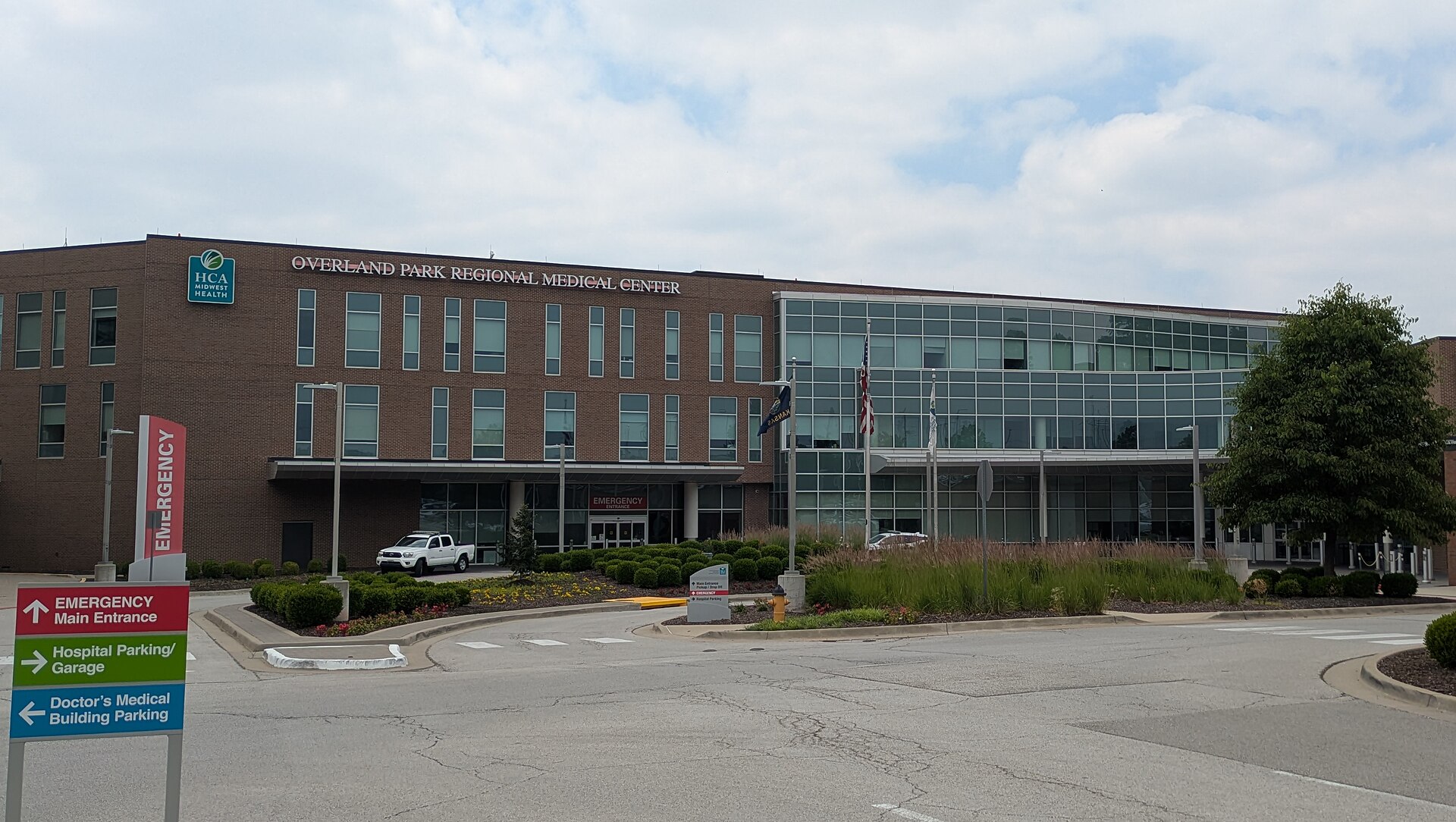 Asbestos Exposure at Overland Park Regional Medical Center: What Workers and Tradesmen Need to Know